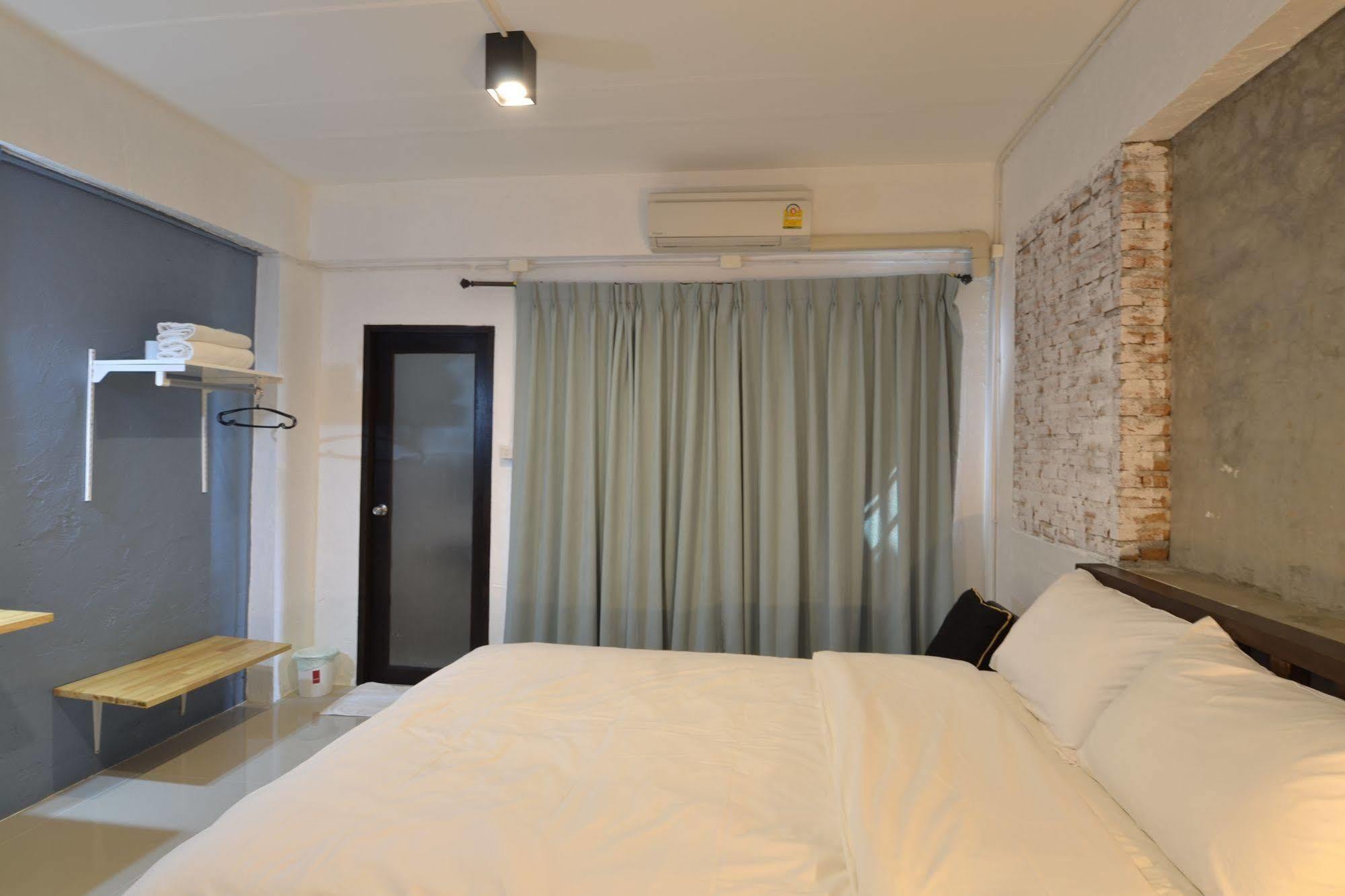 Isleep Guesthouse Чиангмай Экстерьер фото