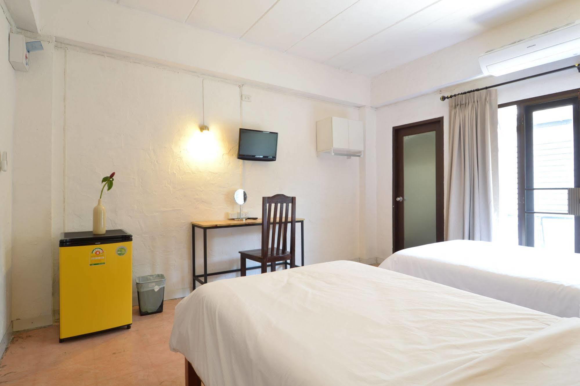 Isleep Guesthouse Чиангмай Экстерьер фото